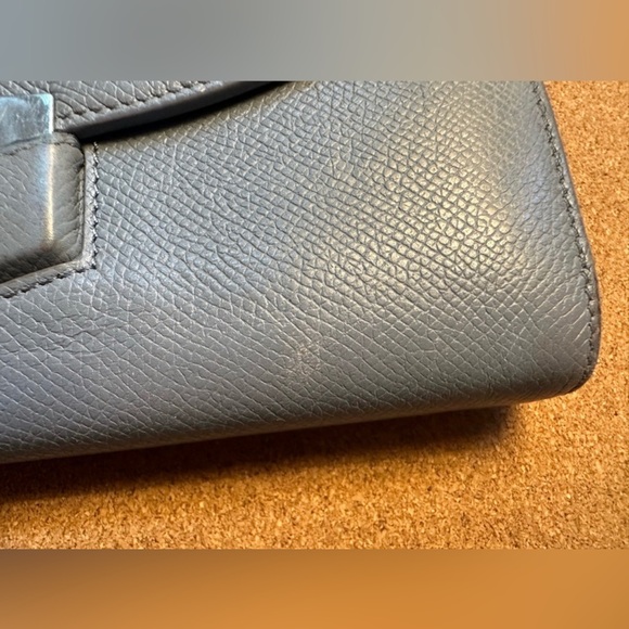 CELINE RARE LARGE PERIWINKLE PEBBLED LEATHER WALLET - Picture 15 of 15